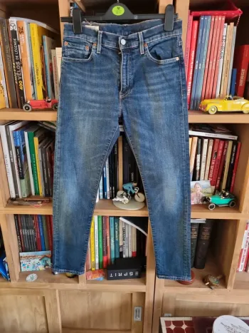 Jean homme Levi's 512 comme neuf W39