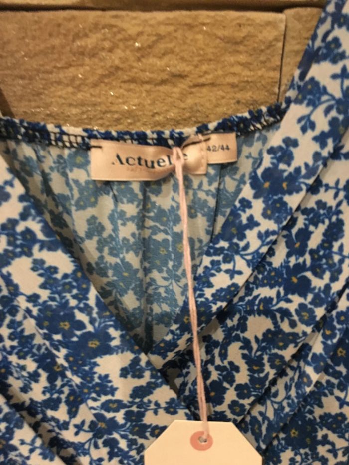Jolie robe 42-44 en bleu ou corail - photo numéro 4
