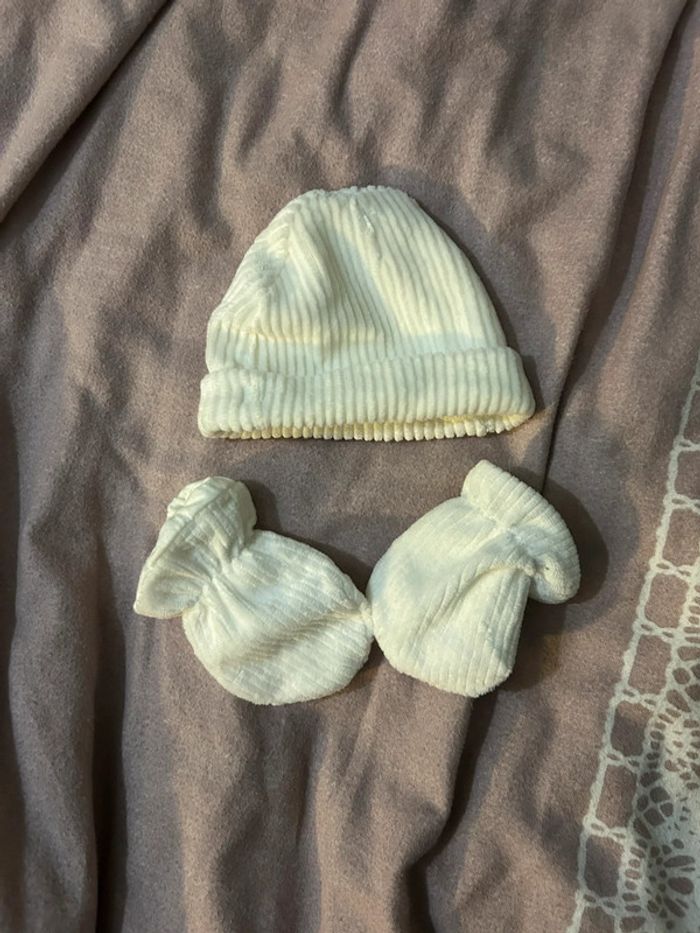 Lot 1 mois bébé fille, pyjama, bodys, bonnets, Kiabi, orchestra, petit béguin