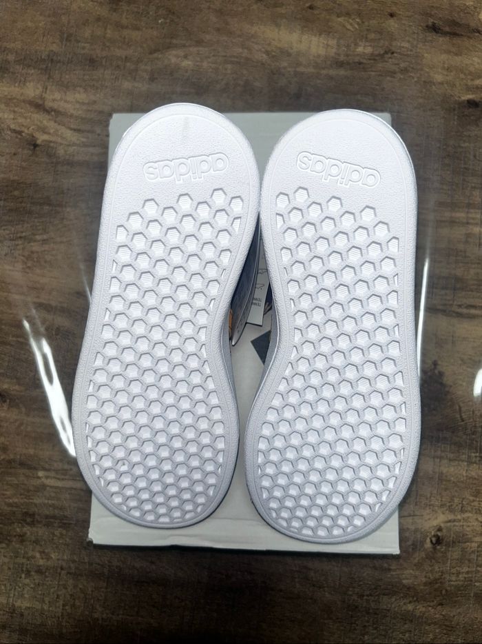Baskets adidas neuf - photo numéro 4