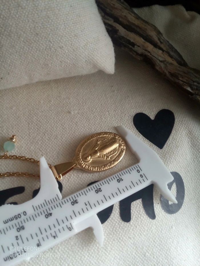 Collier pendentif sainte Vierge et pierre aigue marine - photo numéro 2