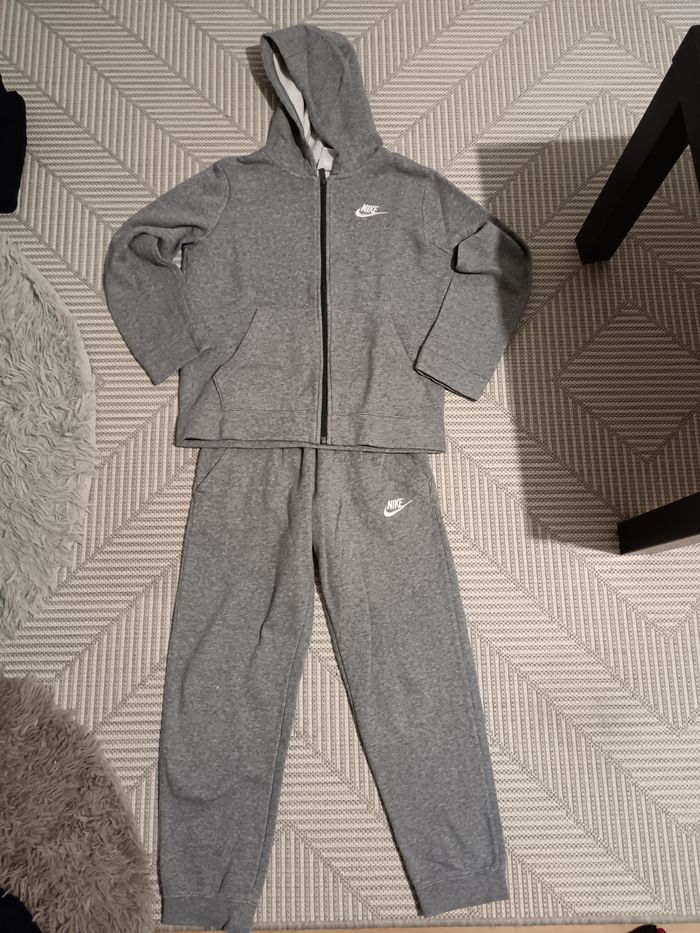 Nike, ensemble jogging veste à capuche