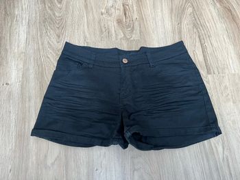 Short pour femme Amisu taille 38 couleur noir très bon état