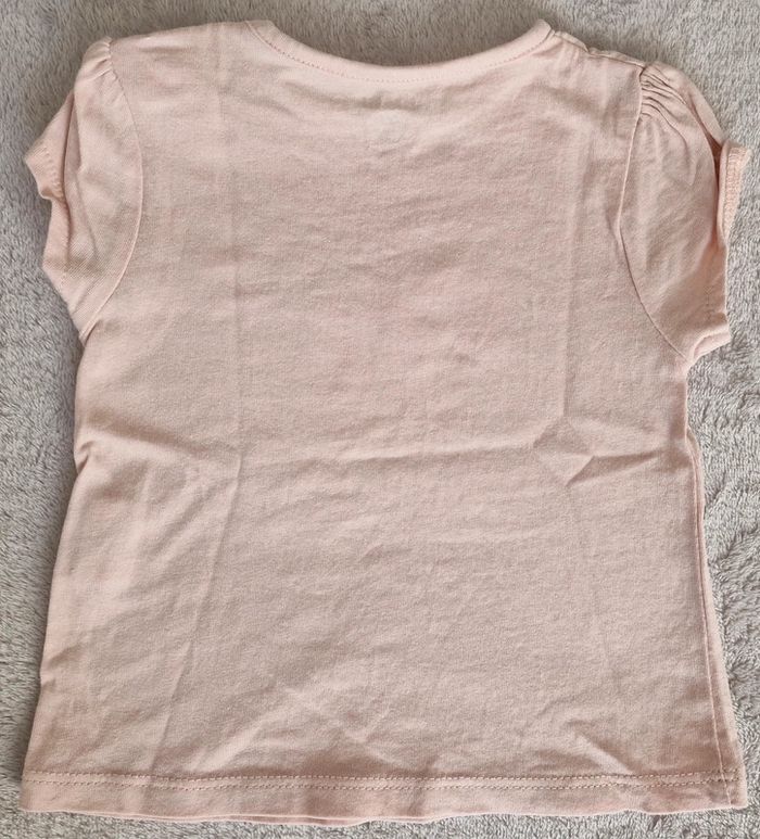Ensemble 6M été fille kiabi (neuf) :
T-shirt + short + chapeau + chaussures - photo numéro 9