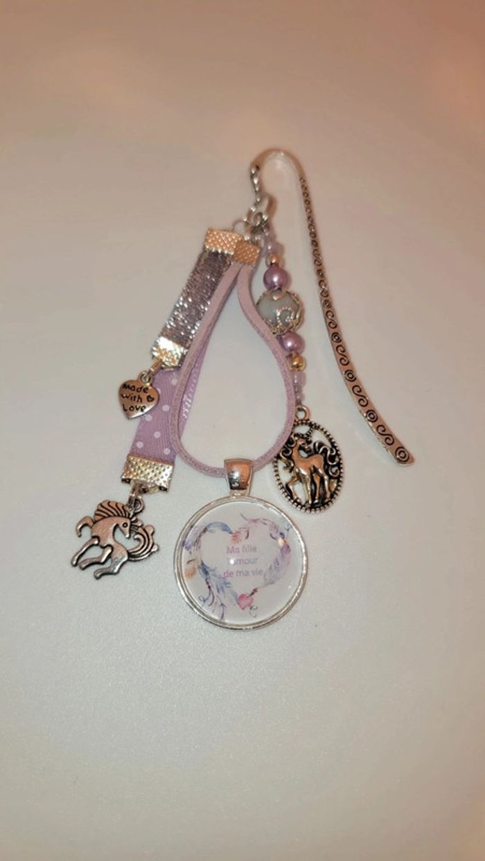 Cadeau ma fille, bijoux de sac ou marque page " ma fille l'amour de ma vie"