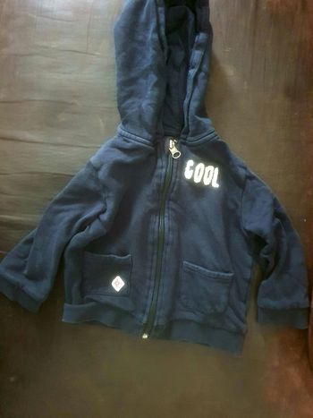 Sweat à capuche zipper kiabi 24 mois