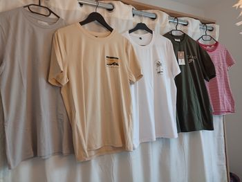 Lot de 5 Tee Shirts NEUFS taille S