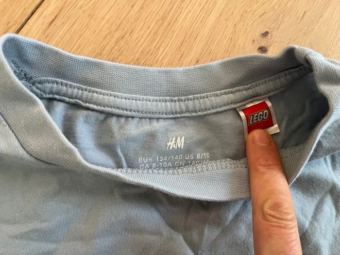 T-shirt Lego H&M 8-10 ans - photo numéro 2