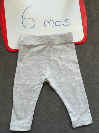 Legging Kiabi gris 6 mois