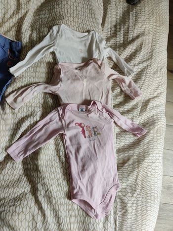 Lot de bodies petit bateau