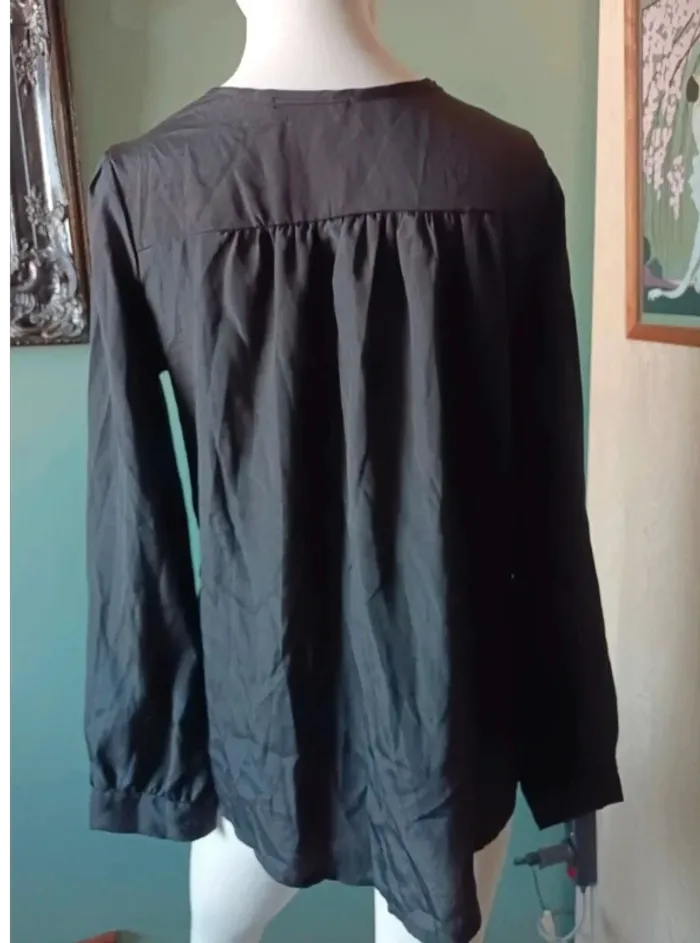 Blouse noire et perles dorées S - photo numéro 9