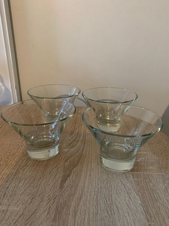 4 coupelles à glace ou salade de fruits