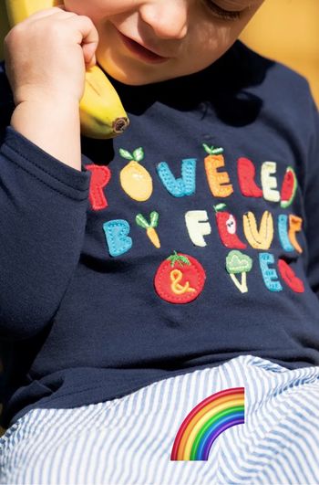 Tee-shirt de la marque Frugi modèle Sid Applique T-shirt coloris Loch Blue Stripe/Husky taille 6/7 ans Neuf Manches longues