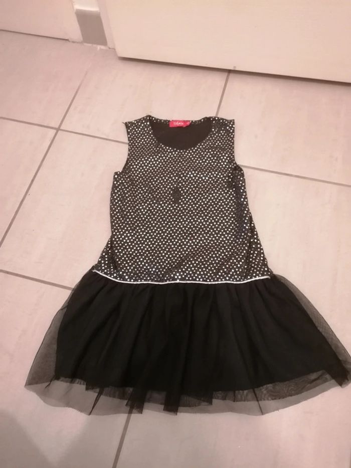 Robe de fête portée une fois taille 4 ans