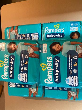Couche Pampers taille 8