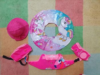 Lot  brassards-ceinture + bouée + chapeau- 3-5 ans - Fille