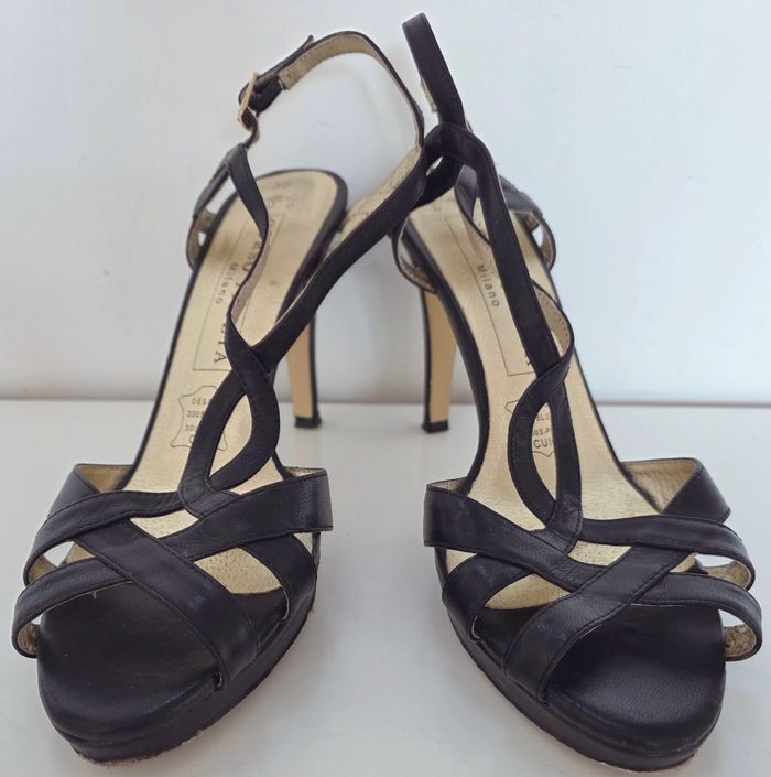 Sandales à talons noires élégantes – taille 39 - photo numéro 1