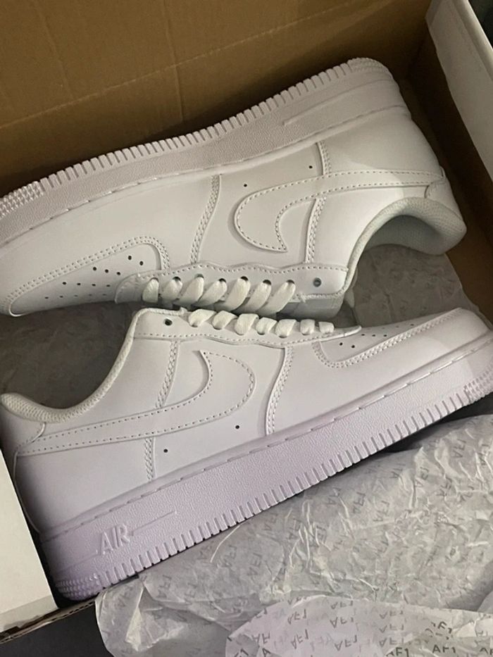 Air Force One Blanc 42 - photo numéro 4