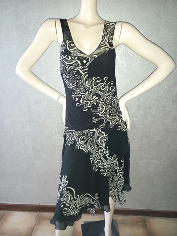 robe noire motifs crème taille 38