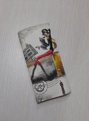 Etui pilule simi cuir 
Très bon état