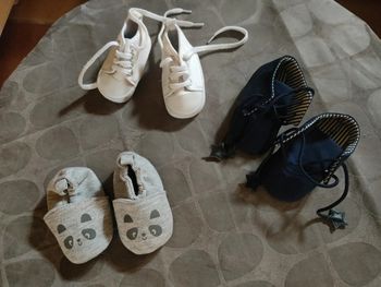 Lot chaussures chaussons bébé