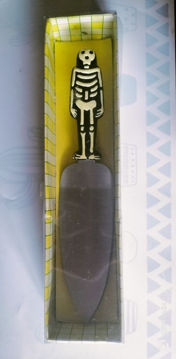 Pelle a tarte phosphorescente 