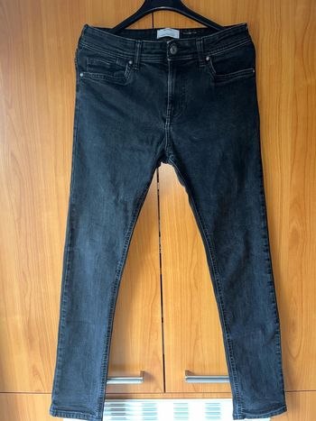 Jean skinny noir uni Bershka 40