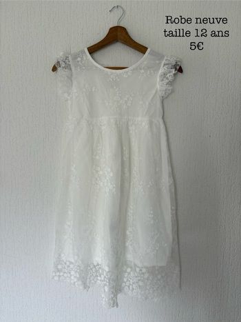 Robe neuve taille 12 ans