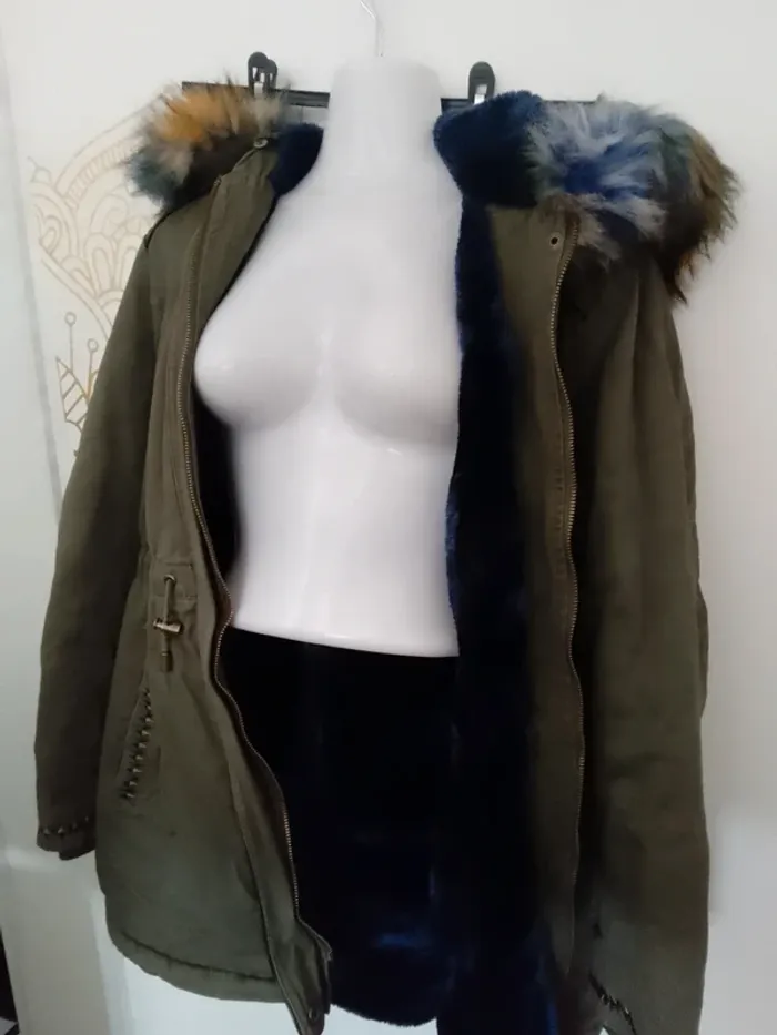 Très beau manteau la fiancée du Mékong taille 44