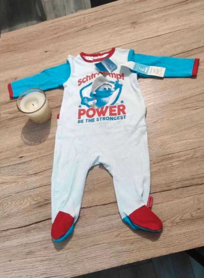 Pyjama neuf  6  mois  Schtroumpfs - photo numéro 2