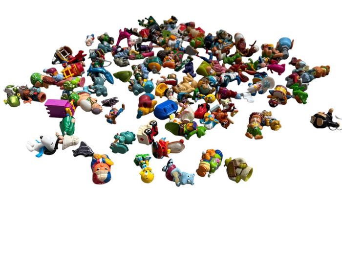 Lot de 122 figurines Kinder - photo numéro 4
