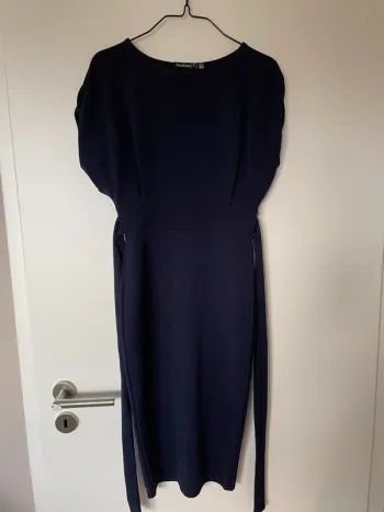 Robe bleu marine Boohoo