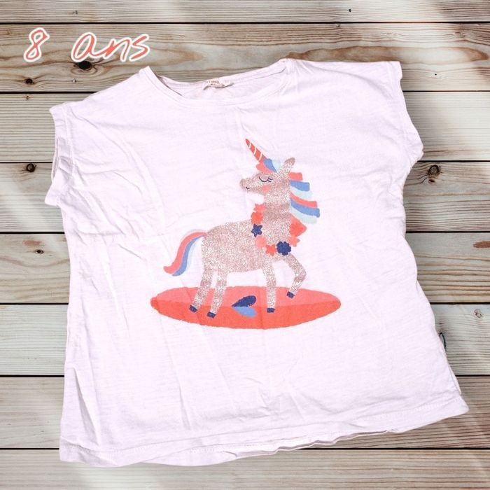 🦄t-shirt licorne dpam – trop mignon – 8 ans 🦄
- photo numéro 1