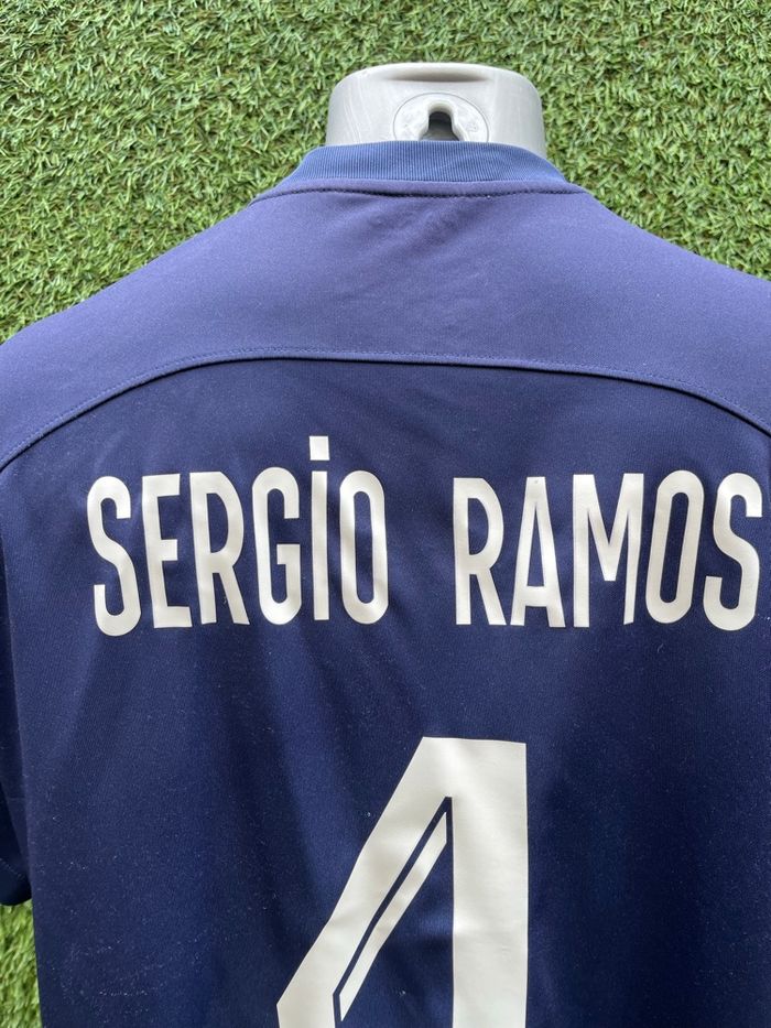 Maillot Sergio Ramos PSG - photo numéro 9