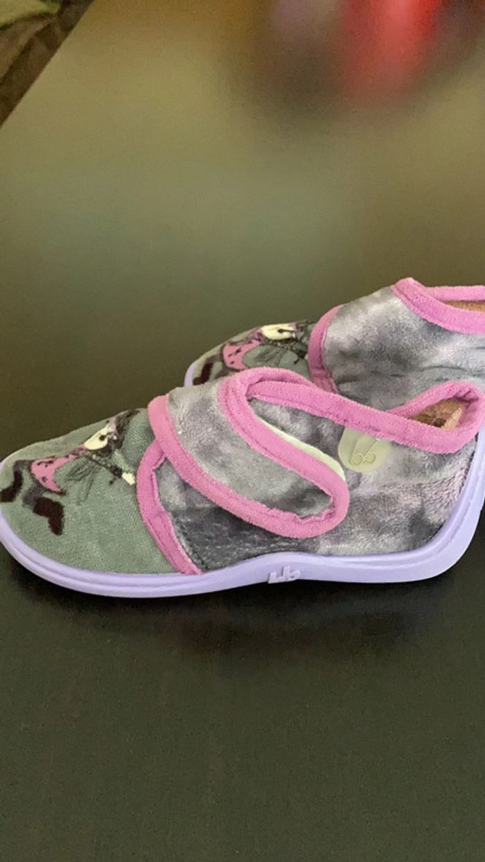Chaussons fille 👧 taille 25 - photo numéro 3