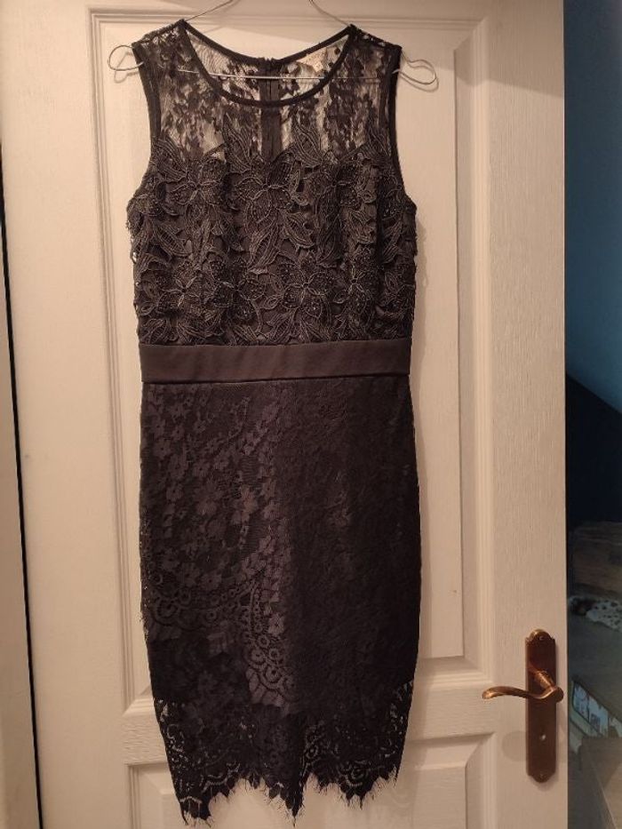 Robe noire dentelle taille M