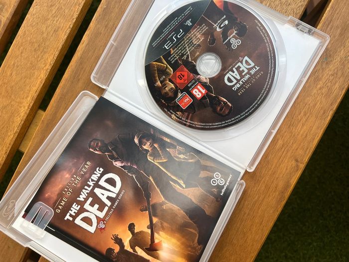 The walking dead PS3 - photo numéro 2