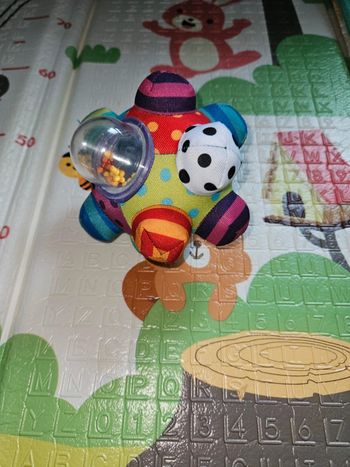 Balle hochet sensoriel