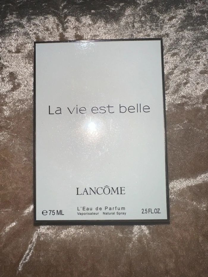 Neuf avec étiquette·LA VIE