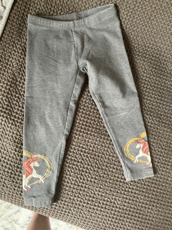 Legging gris avec motif licorne