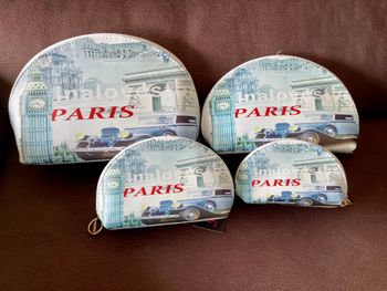 Lot de 4 trousses gigognes « Paris »