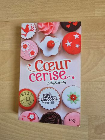 Livre cœur cerise