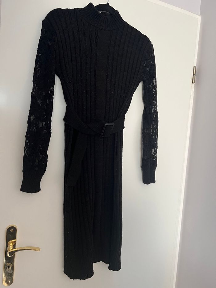 Robes noir M manches dentelles - photo numéro 2