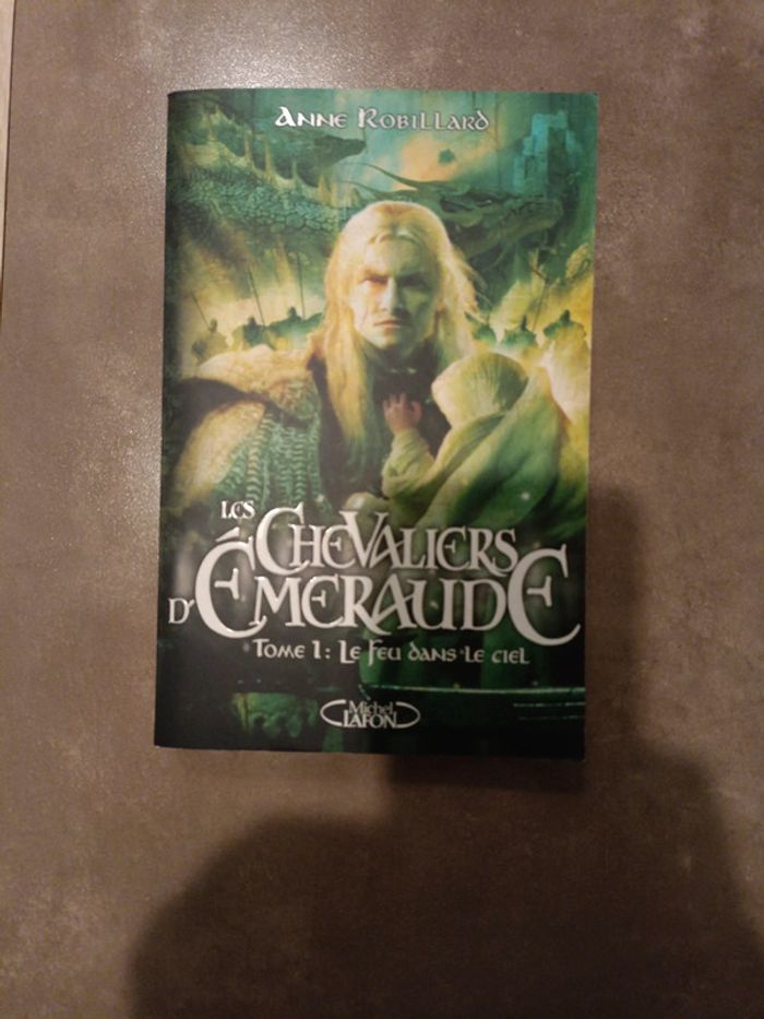 Les chevaliers d'émeraude - photo numéro 2