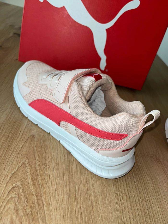Baskets Puma filles roses neuves Taille 33 - photo numéro 5
