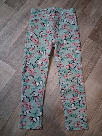 Pantalon fille jegging vert clair motifs papillons 4-5 ans