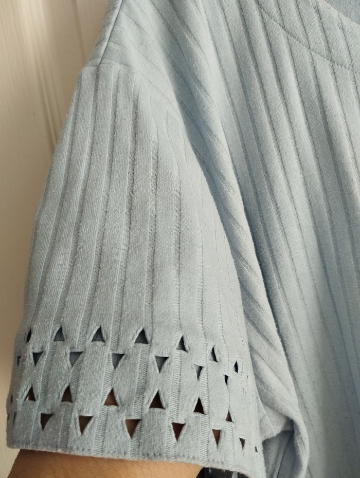 * T-shirt manches ajourées bleu ciel T52 - photo numéro 2