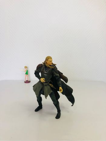 Figurine le seigneur des anneaux Legolas Marvel
