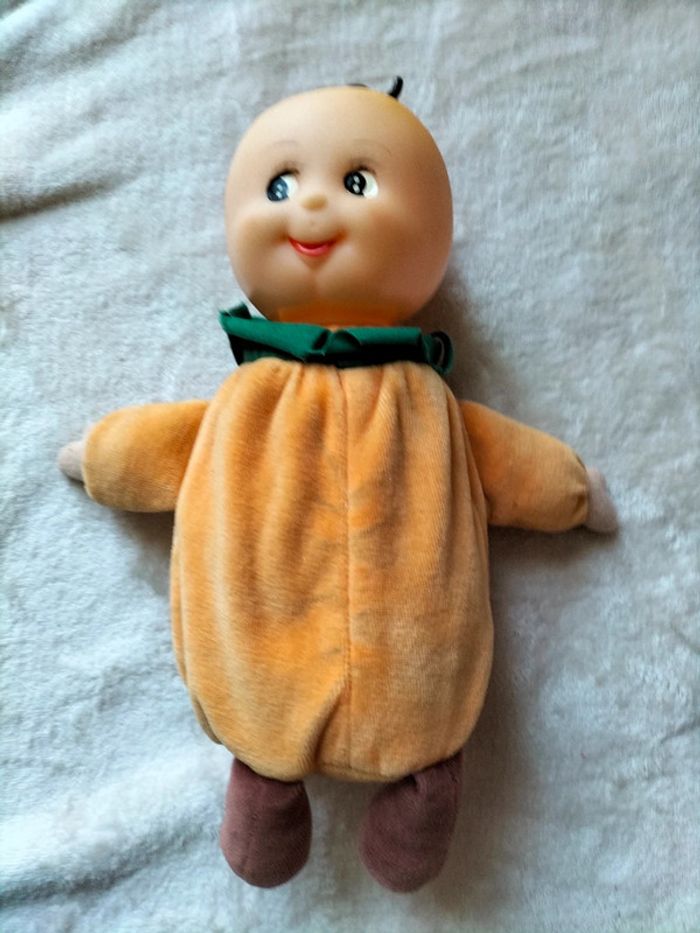 Poupée orange