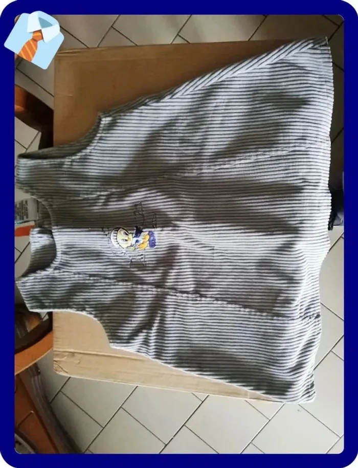 Lot tshirt/jupes/pantalon 18 mois - photo numéro 8
